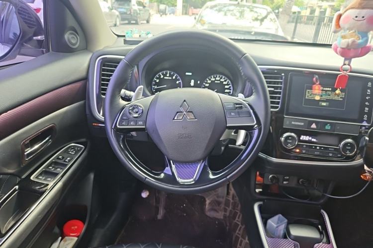 Used Mitsubishi Outlander 2020 2.4L 4x4 Zhi Xiang Edition 7-Seater Steering Wheel