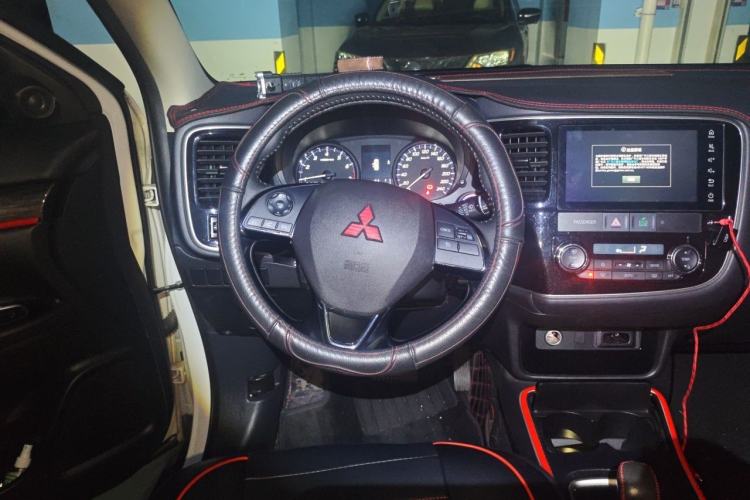 Used Mitsubishi Outlander 2020 2.0L Two-Wheel Drive Enjoyment Version 5 Seats Steering Wheel