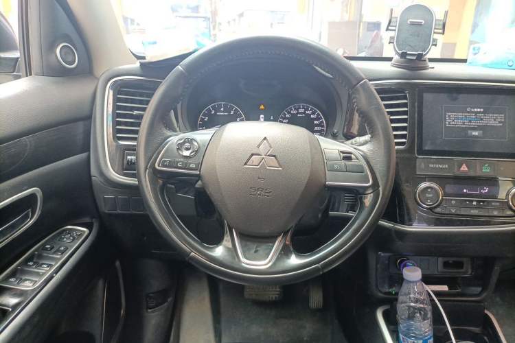 Used Mitsubishi Outlander 2020 2.0L Two-Wheel Drive Enjoyment Version 5 Seats Steering Wheel