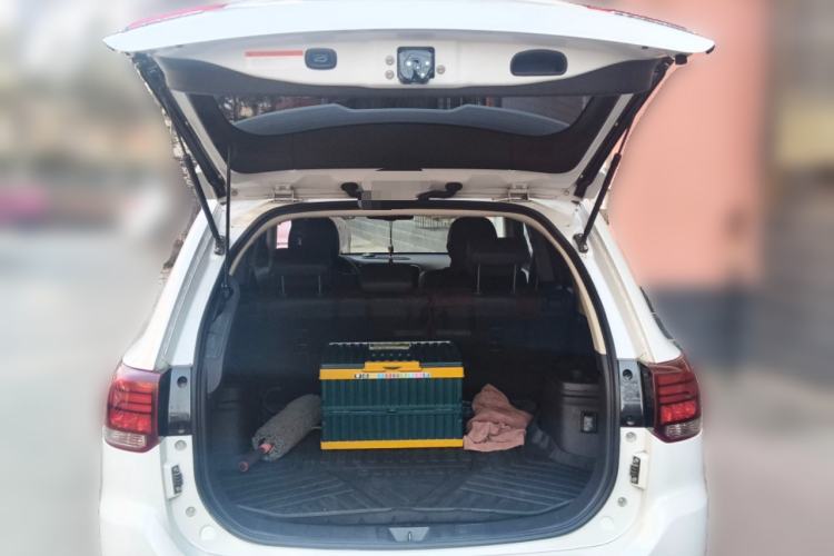 Used Mitsubishi Outlander 2020 2.4L 4x4 Zhi Xiang Edition 5 Seats Trunk