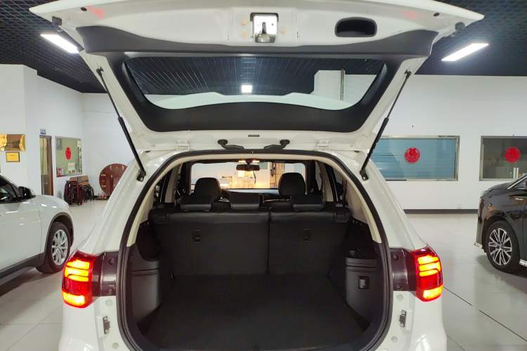 Used Mitsubishi Outlander 2020 2.0L Two-Wheel Drive Enjoyment Version 5 Seats Trunk