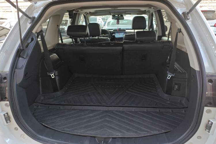 Used Mitsubishi Outlander 2020 2.4L 4x4 Zhi Xiang Edition 7-Seater Trunk