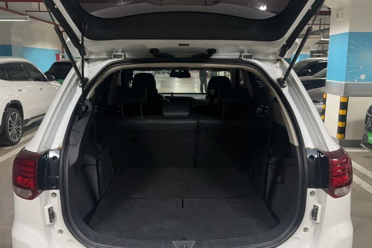 Used Mitsubishi Outlander 2020 2.4L 4x4 Zhi Xiang Edition 7-Seater Trunk