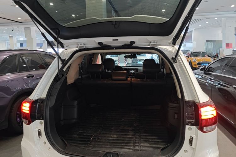 Used Mitsubishi Outlander 2020 2.4L 4x4 Zhi Xiang Edition 5 Seats Trunk