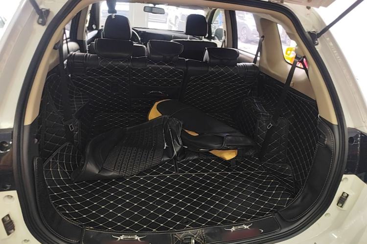 Used Mitsubishi Outlander 2020 2.0L Two-Wheel Drive Comfort Edition 7-Seater Trunk