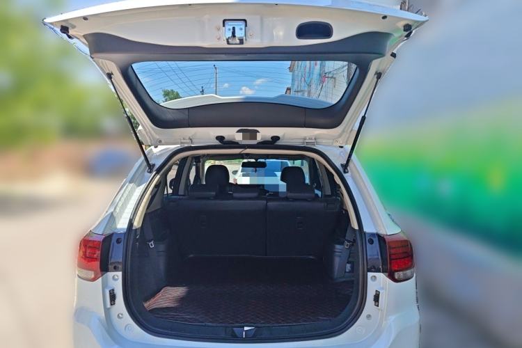 Used Mitsubishi Outlander 2020 2.0L Two-Wheel Drive Comfort Edition 7-Seater Trunk