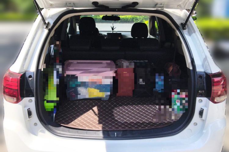 Used Mitsubishi Outlander 2020 2.0L Two-Wheel Drive Comfort Edition 7-Seater Trunk