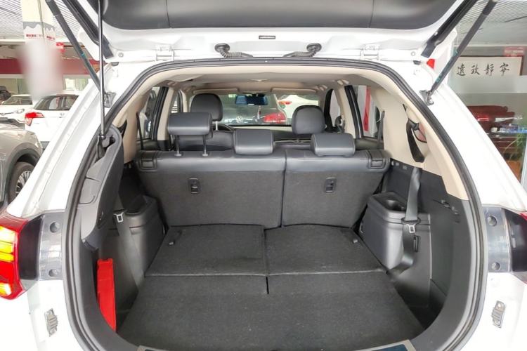 Used Mitsubishi Outlander 2020 2.4L 4x4 Zhi Xiang Edition 7-Seater Trunk