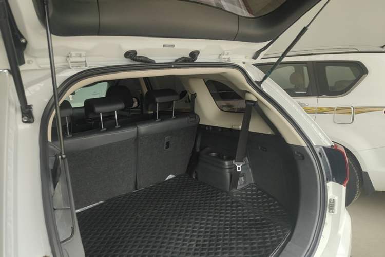Used Mitsubishi Outlander 2020 2.4L 4x4 Zhi Xiang Edition 7-Seater Trunk