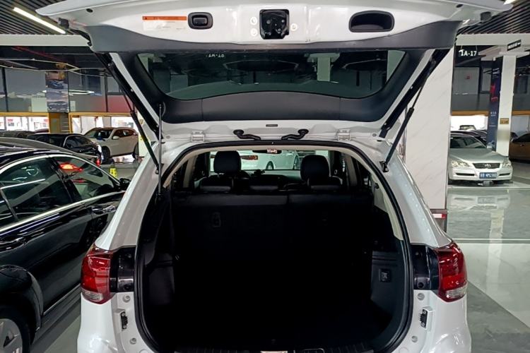 Used Mitsubishi Outlander 2020 2.4L 4x4 Zhi Xiang Edition 7-Seater Trunk