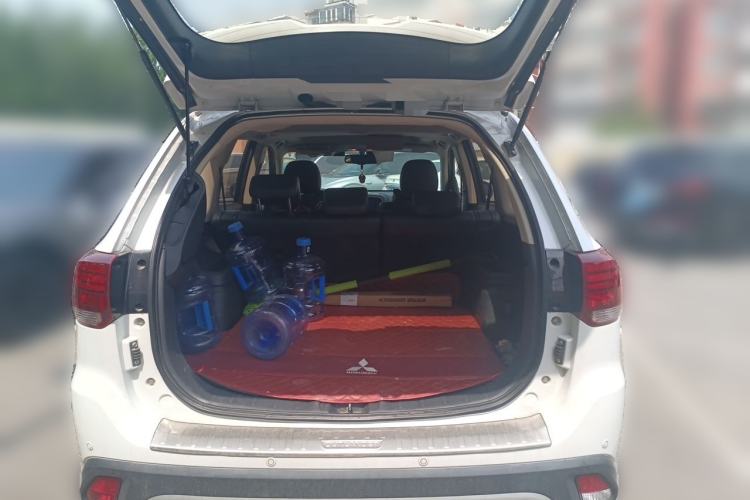 Used Mitsubishi Outlander 2020 2.4L 4x4 Zhi Xiang Edition 5 Seats Trunk