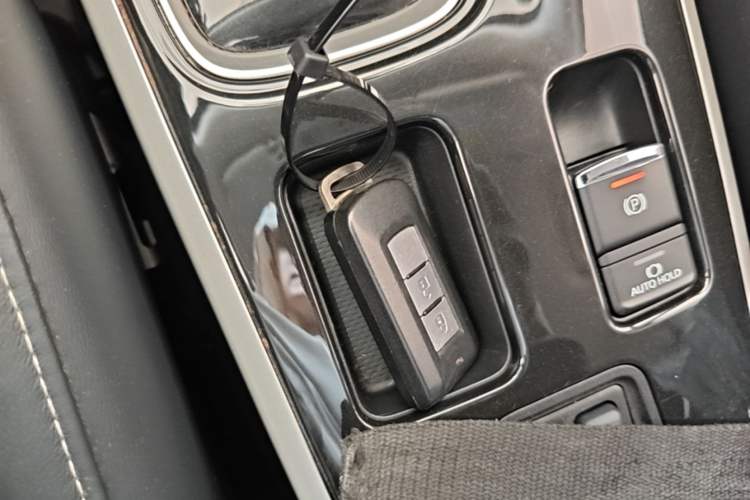 Used Mitsubishi Outlander 2020 2.0L Two-Wheel Drive Enjoyment Version 5 Seats Vehicle Key