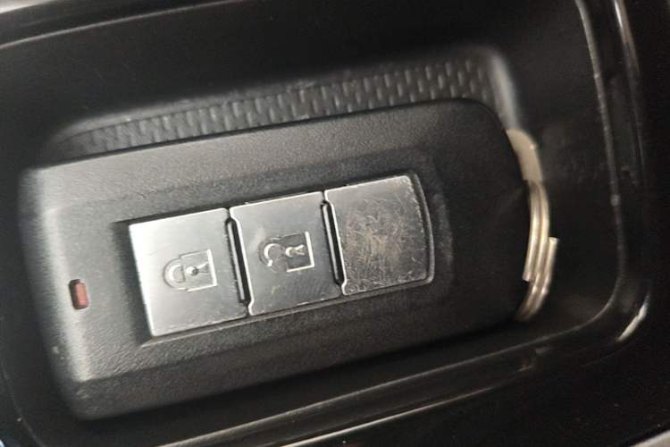 Used Mitsubishi Outlander 2020 2.0L Two-Wheel Drive Enjoyment Version 5 Seats Vehicle Key