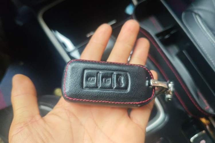 Used Mitsubishi Outlander 2020 2.4L 4x4 Zhi Xiang Edition 7-Seater Vehicle Key