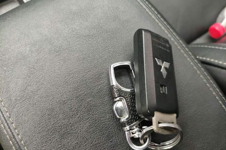 Used Mitsubishi Outlander 2020 2.0L Two-Wheel Drive Enjoyment Version 5 Seats Vehicle Key