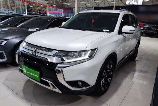 Ojetý Mitsubishi Outlander 2020 2.0L Two-Wheel Drive Enjoyment Version 5 Seats