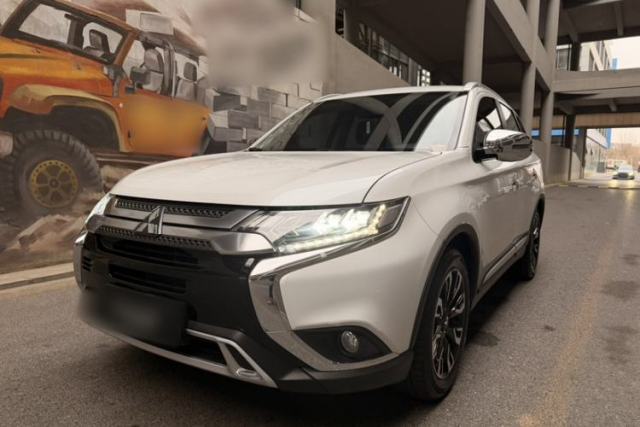 Used Mitsubishi Outlander 2020 2.4L 4x4 Zhi Xiang Edition 5 Seats