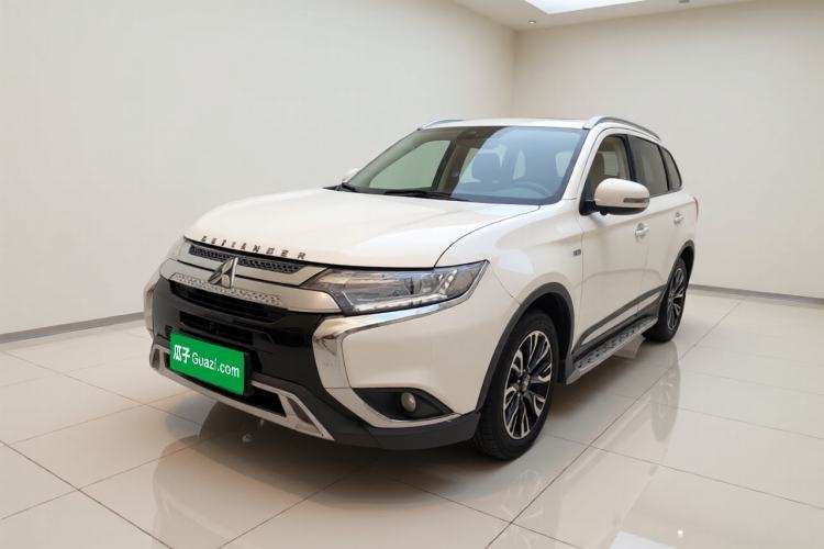 Used Mitsubishi Outlander 2020 2.0L Two-Wheel Drive Enjoyment Version 5 Seats Guazi used car, China used car export, Used car for sale, Used cars, Cheapest cars for sale
