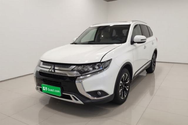 Mitsubishi Outlander 2020 2.4L 4x4 Zhi Xiang Edition 5 Seats مستعملة