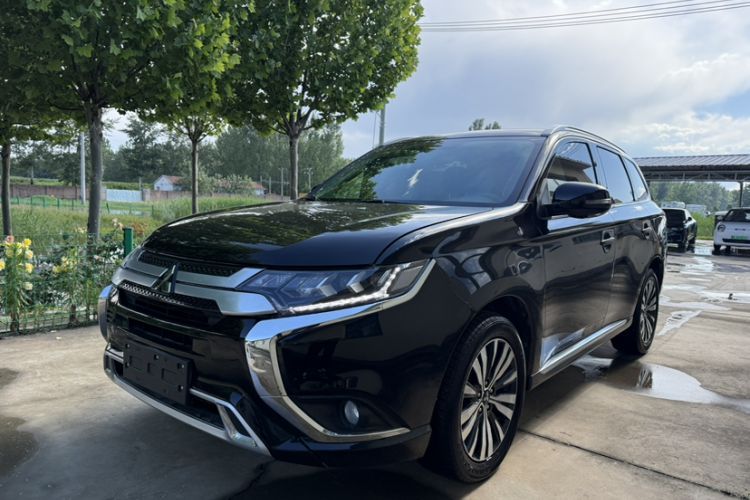 Used Mitsubishi Outlander 2021 2.4L 4x4 Zhi Xiang Edition 7 Seats Guazi used car, China used car export, Used car for sale, Used Mitsubishi cars, Cheapest cars for sale