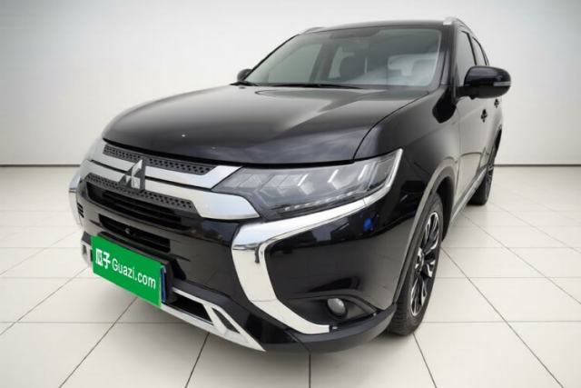 Ojetý Mitsubishi Outlander 2021 2.4L 4x4 Comfort Edition 5 Seats