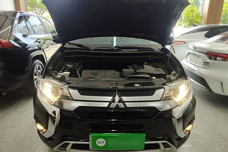 Used Mitsubishi Outlander 2021 2.0L Two-Wheel Drive Comfort Edition 5 Seats Engine Bay