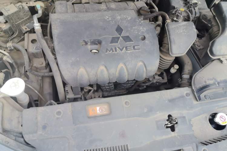 Used Mitsubishi Outlander 2021 2.4L 4x4 Zhi Xiang Edition 7 Seats Engine Bay