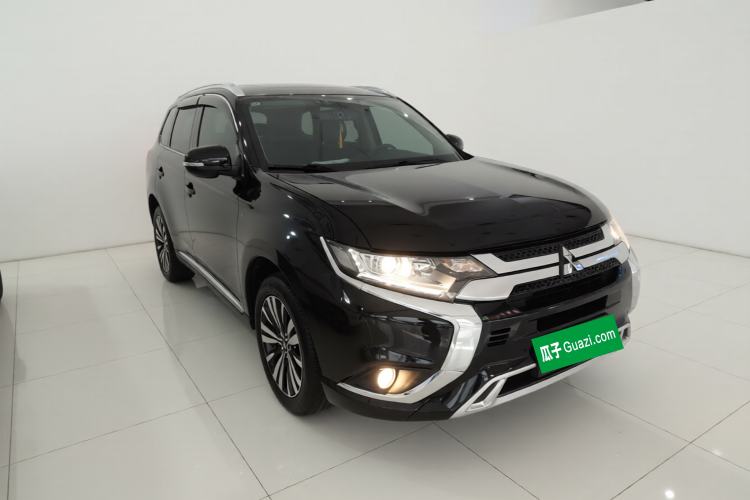 Used Mitsubishi Outlander 2021 2.0L Two-Wheel Drive Comfort Edition 7 Seats Exterior 1