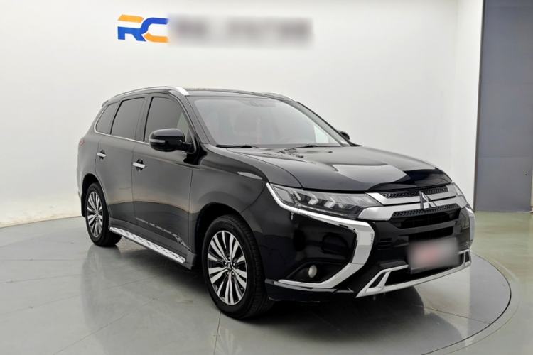 Used Mitsubishi Outlander 2021 2.4L 4x4 Zhi Xiang Edition 7 Seats Exterior 2