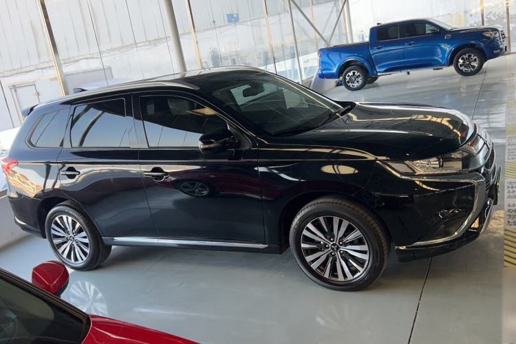 Used Mitsubishi Outlander 2021 Revised Version 2.0L Two-Wheel Drive Enjoyment Edition 5 Seats Exterior 2