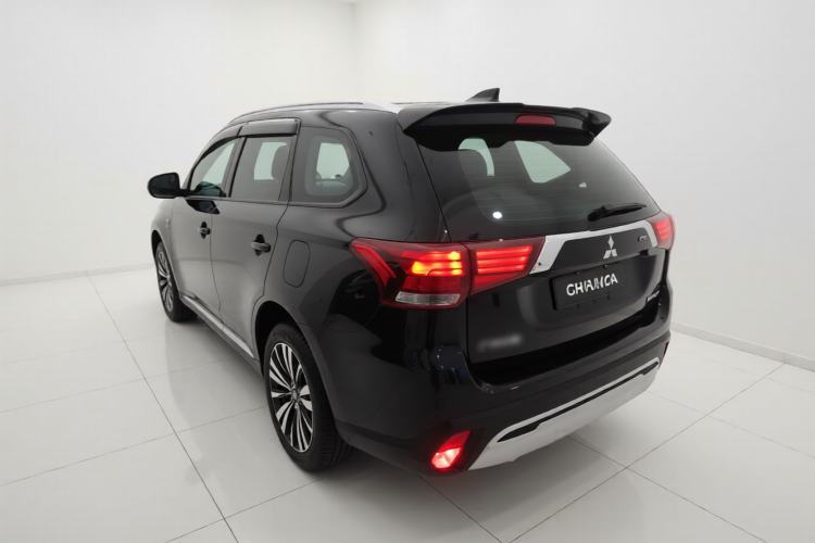 Used Mitsubishi Outlander 2021 2.0L Two-Wheel Drive Comfort Edition 7 Seats Exterior 2