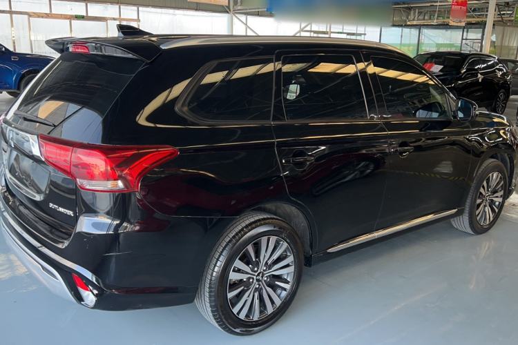 Used Mitsubishi Outlander 2021 Revised Version 2.0L Two-Wheel Drive Enjoyment Edition 5 Seats Exterior 3
