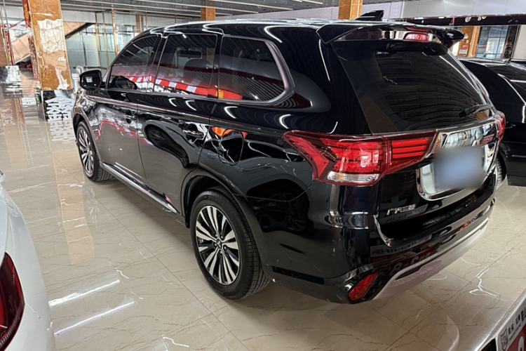 Used Mitsubishi Outlander 2021 2.0L Two-Wheel Drive Comfort Edition 5 Seats Exterior 3