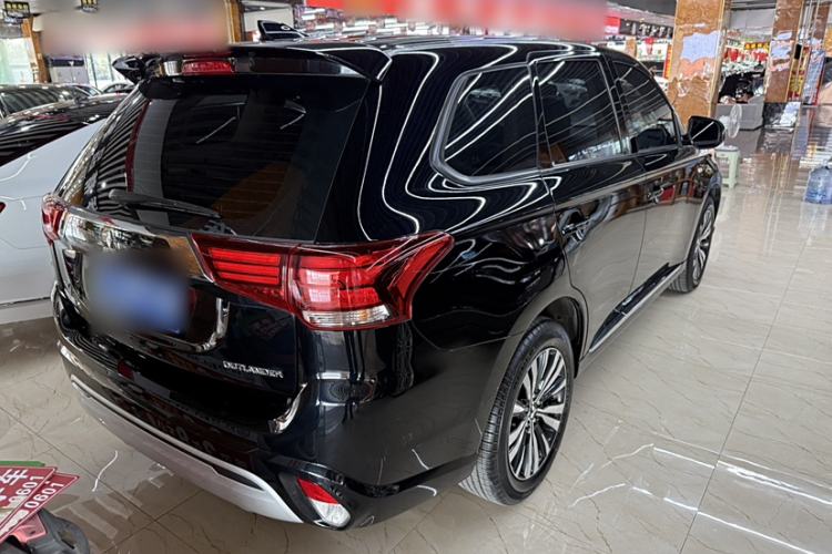 Used Mitsubishi Outlander 2021 2.0L Two-Wheel Drive Comfort Edition 5 Seats Exterior 4