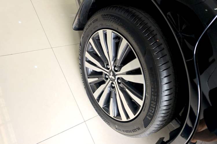 Used Mitsubishi Outlander 2021 Revised Version 2.0L Two-Wheel Drive Enjoyment Edition 5 Seats Exterior 5