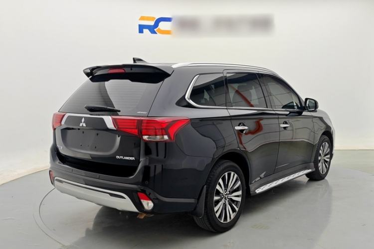 Used Mitsubishi Outlander 2021 2.4L 4x4 Zhi Xiang Edition 7 Seats Exterior 6