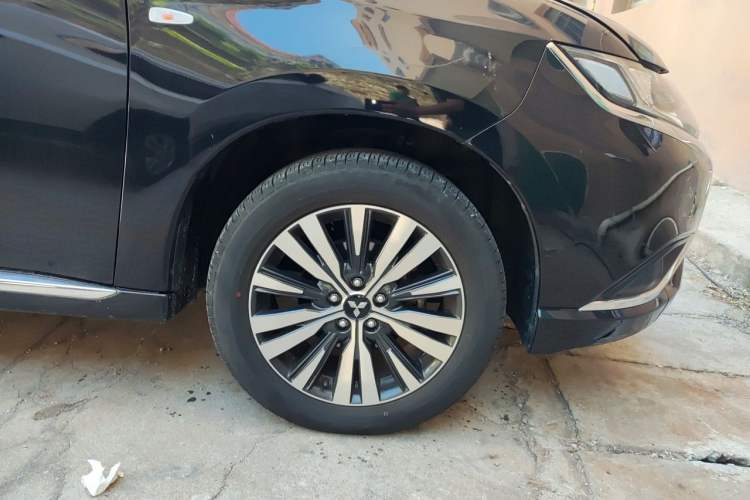 Used Mitsubishi Outlander 2021 Revised Version 2.0L Two-Wheel Drive Comfort Edition 5 Seats Exterior 7
