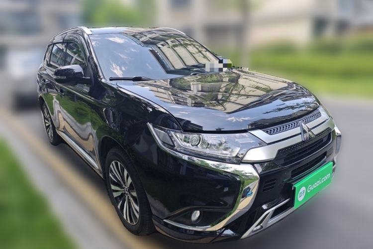 Used Mitsubishi Outlander 2021 2.0L Two-Wheel Drive Comfort Edition 5 Seats Front Right 45 Deg