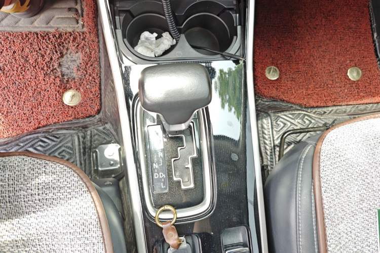 Used Mitsubishi Outlander 2021 2.0L Two-Wheel Drive Comfort Edition 7 Seats Gear Lever