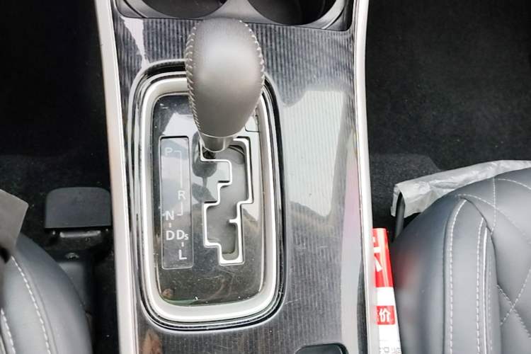 Used Mitsubishi Outlander 2021 2.0L Two-Wheel Drive Comfort Edition 5 Seats Gear Lever
