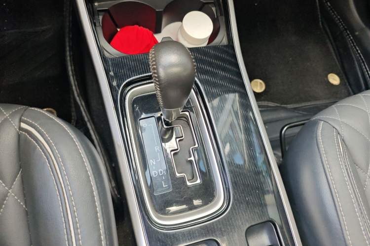 Used Mitsubishi Outlander 2021 2.0L Two-Wheel Drive Comfort Edition 5 Seats Gear Lever