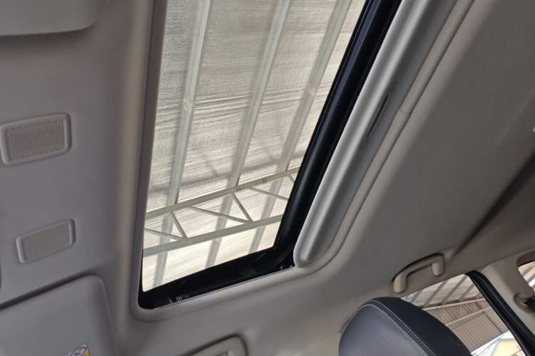 Used Mitsubishi Outlander 2021 2.4L 4x4 Zhi Xiang Edition 7 Seats Headliner
