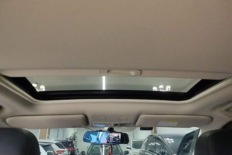 Used Mitsubishi Outlander 2021 2.0L Two-Wheel Drive Comfort Edition 5 Seats Headliner