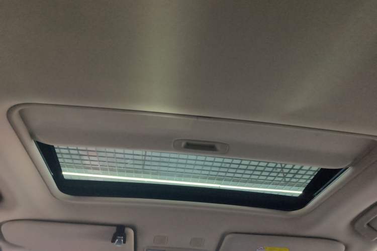 Used Mitsubishi Outlander 2021 2.4L 4x4 Zhi Xiang Edition 7 Seats Headliner
