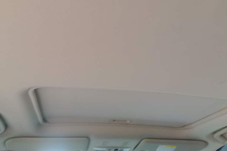 Used Mitsubishi Outlander 2021 2.4L 4x4 Zhi Xiang Edition 7 Seats Headliner