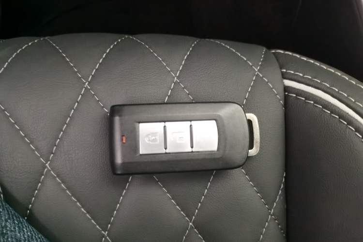 Used Mitsubishi Outlander 2021 2.0L Two-Wheel Drive Comfort Edition 7 Seats Interior 1