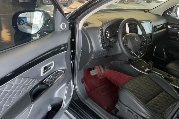 Used Mitsubishi Outlander 2021 Revised Version 2.0L Two-Wheel Drive Enjoyment Edition 5 Seats Interior 2