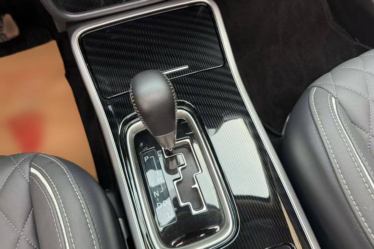 Used Mitsubishi Outlander 2021 Revised Version 2.0L Two-Wheel Drive Comfort Edition 7 Seats Interior 2