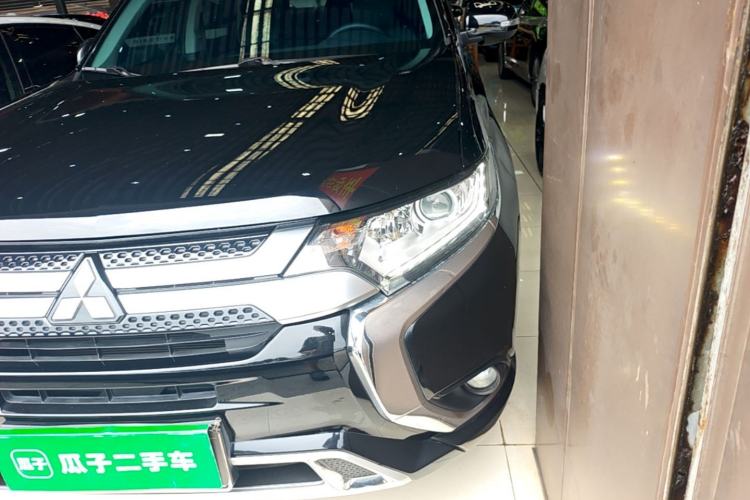 Used Mitsubishi Outlander 2021 Revised Version 2.0L Two-Wheel Drive Enjoyment Edition 5 Seats Left Front Headlight