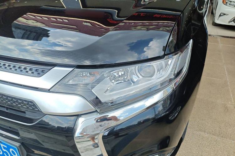 Used Mitsubishi Outlander 2021 Revised Version 2.0L Two-Wheel Drive Comfort Edition 7 Seats Left Front Headlight